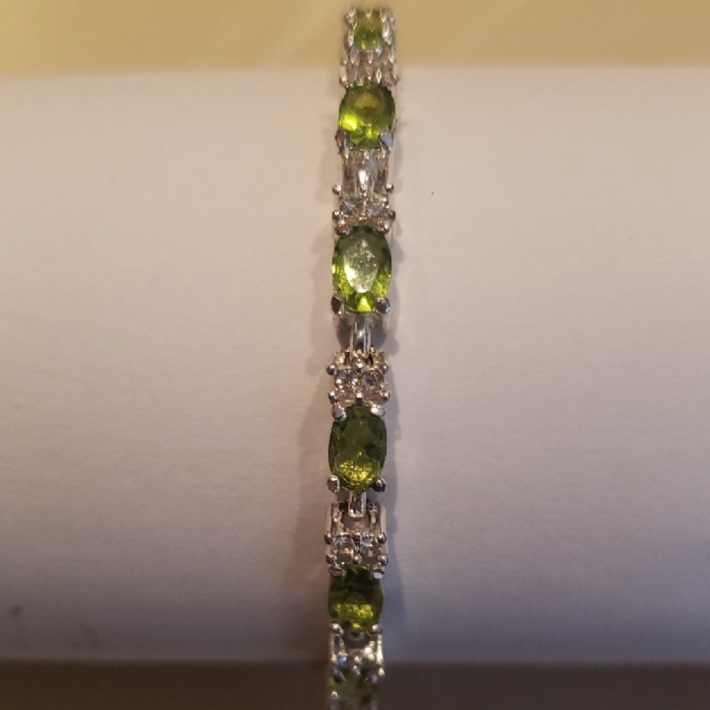 Vintage Avon Green and Silver Bracelet